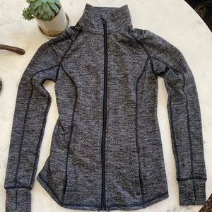 XS OLD NAVY ZIP UP WITH ZIP POCKETS AND THUMB HOLES